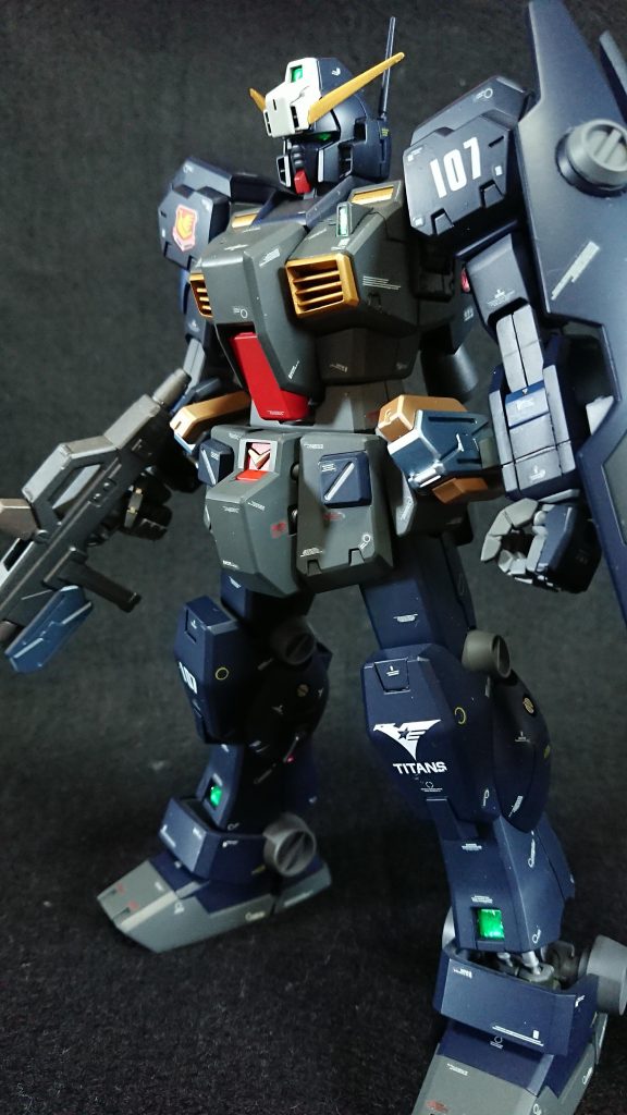 ヘイズル予備機の頭部も一緒に制作しました。最後まで見て頂いてありがとうございます。