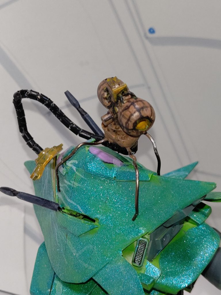 この球体の後ろの穴がコントロールユニットですね。潜望鏡みたいなハンドルはさすがにつくってません