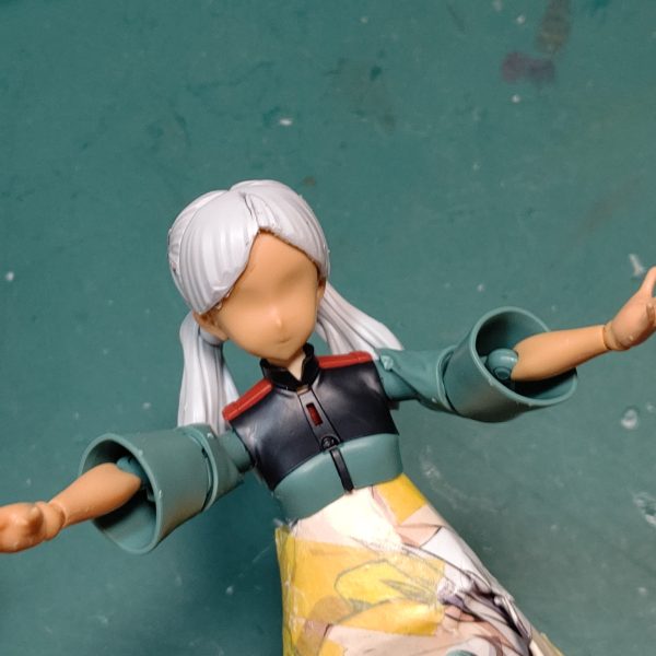 ミオリネボディと30MSヘッドを加工。今日はスカートも試し作成中です （2枚目）