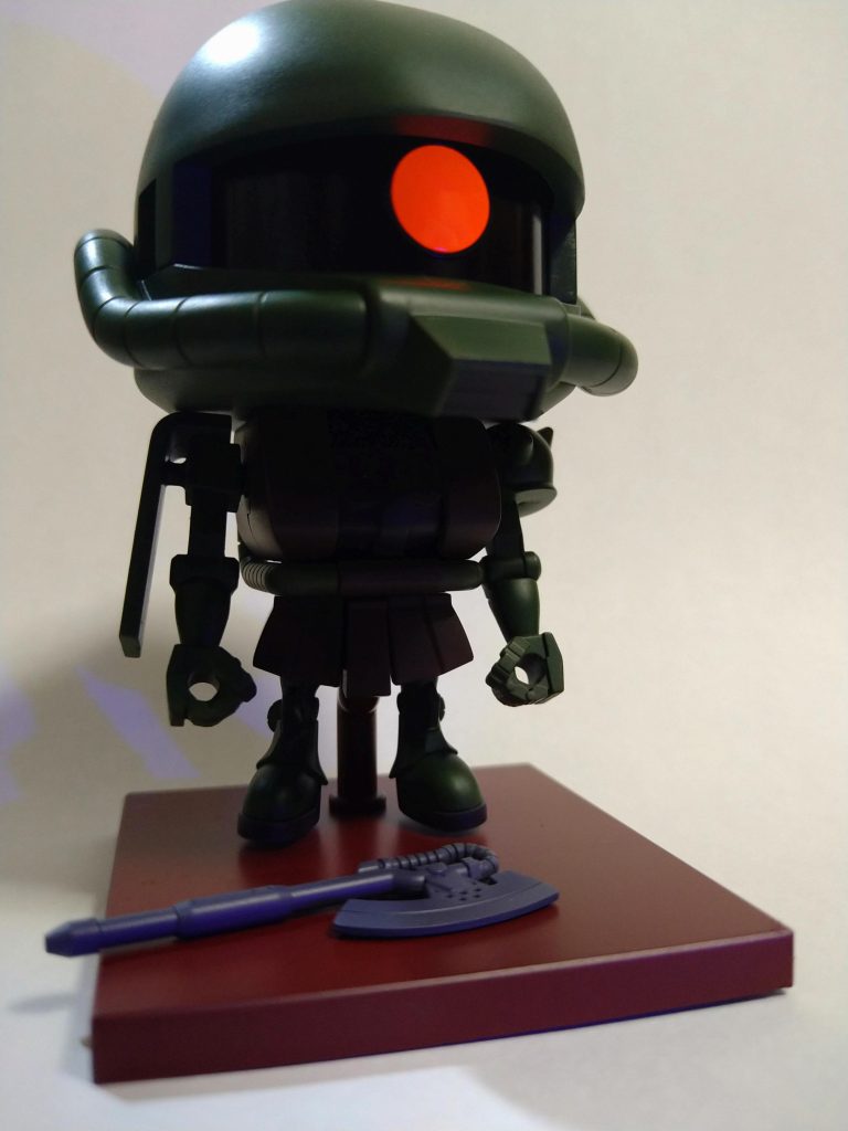 目は蛍光塗料です。ヒートホークの刃も塗ります。。