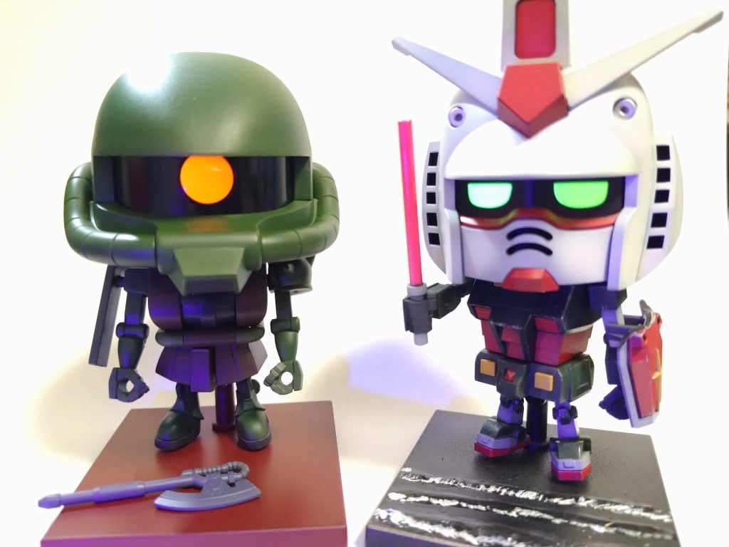 ザクも映画のポスター風にしてみようと思います。ベースはそのイメージカラーで塗ってます。