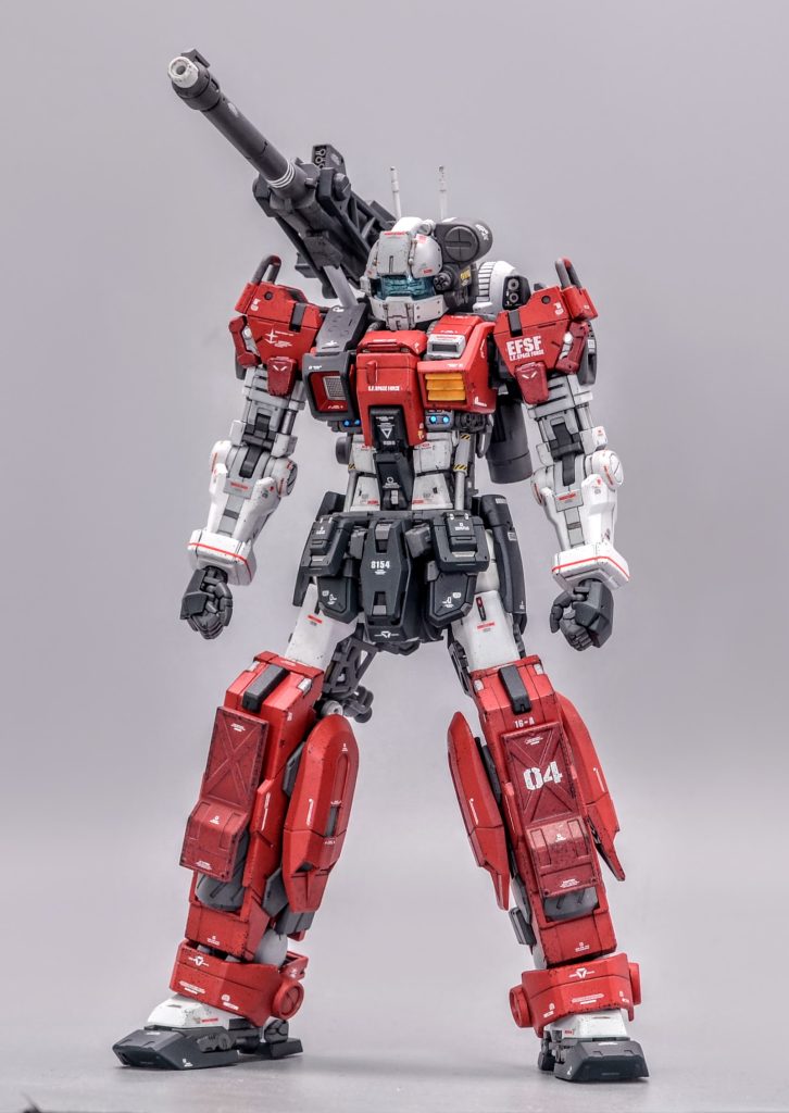 ジム・キャノン改［通常型］です脚部は設定通り、砲撃時の姿勢安定用の装甲を装備したタイプで製作しました