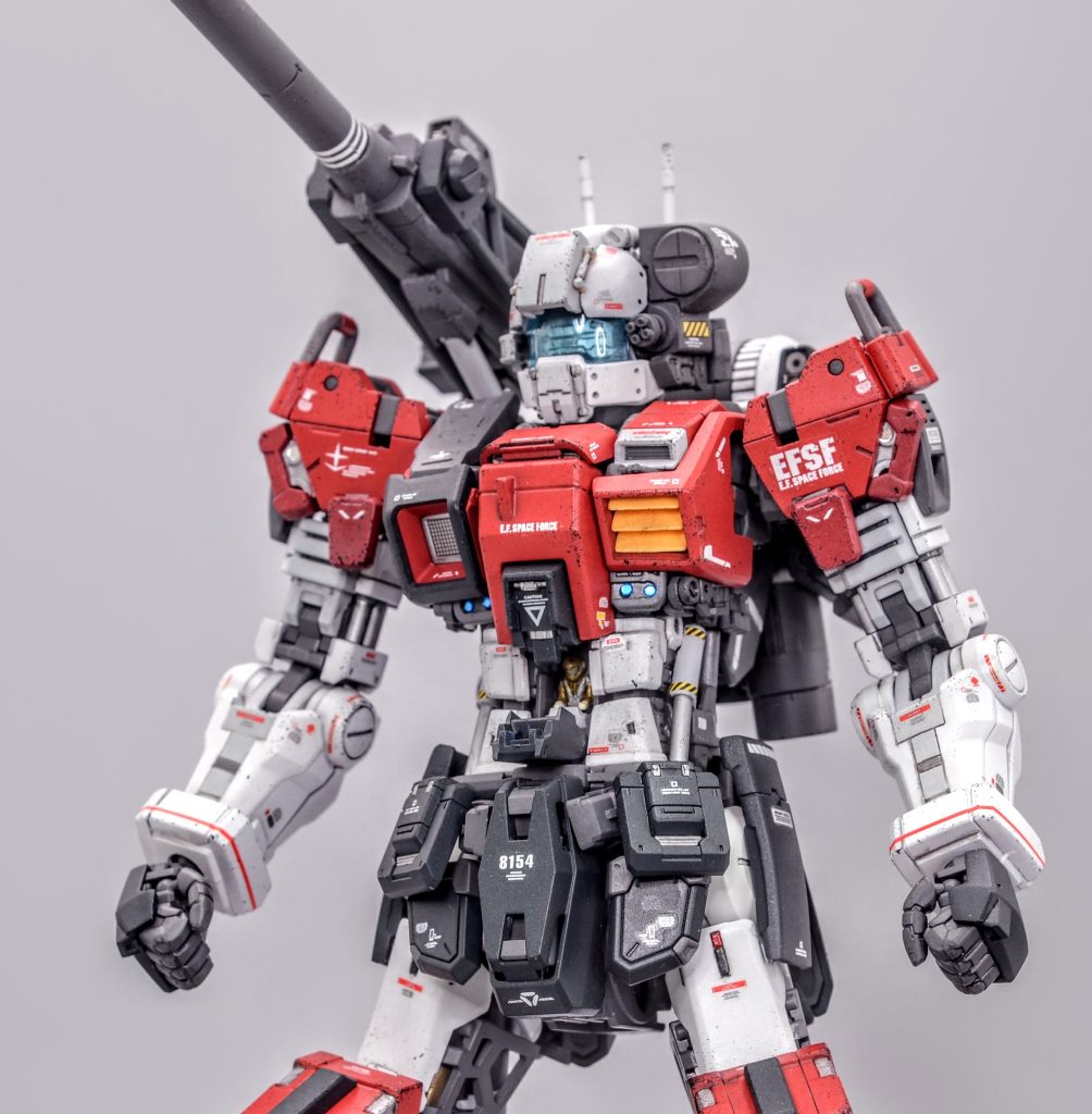 腹部コクピットハッチも開閉可能ですRGガンダムのコアファイターを改造して座席を組み込みました