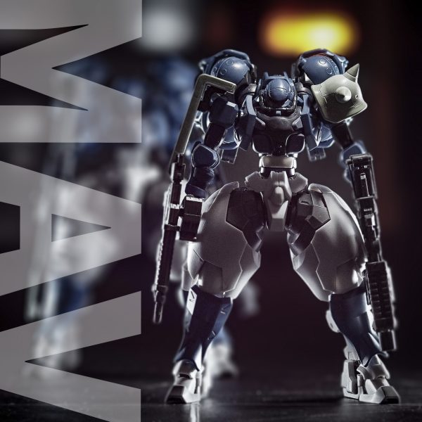 アニメGQuuuuuuXのストーリー展開が速すぎて、もう2機のMAVでクランバトルなんて大昔の出来事のようですが、やはり目の前にGQザク2機が並ぶとテンションあがります。GQ世界観には四肢の末端が細いMSが似合う。（1枚目）