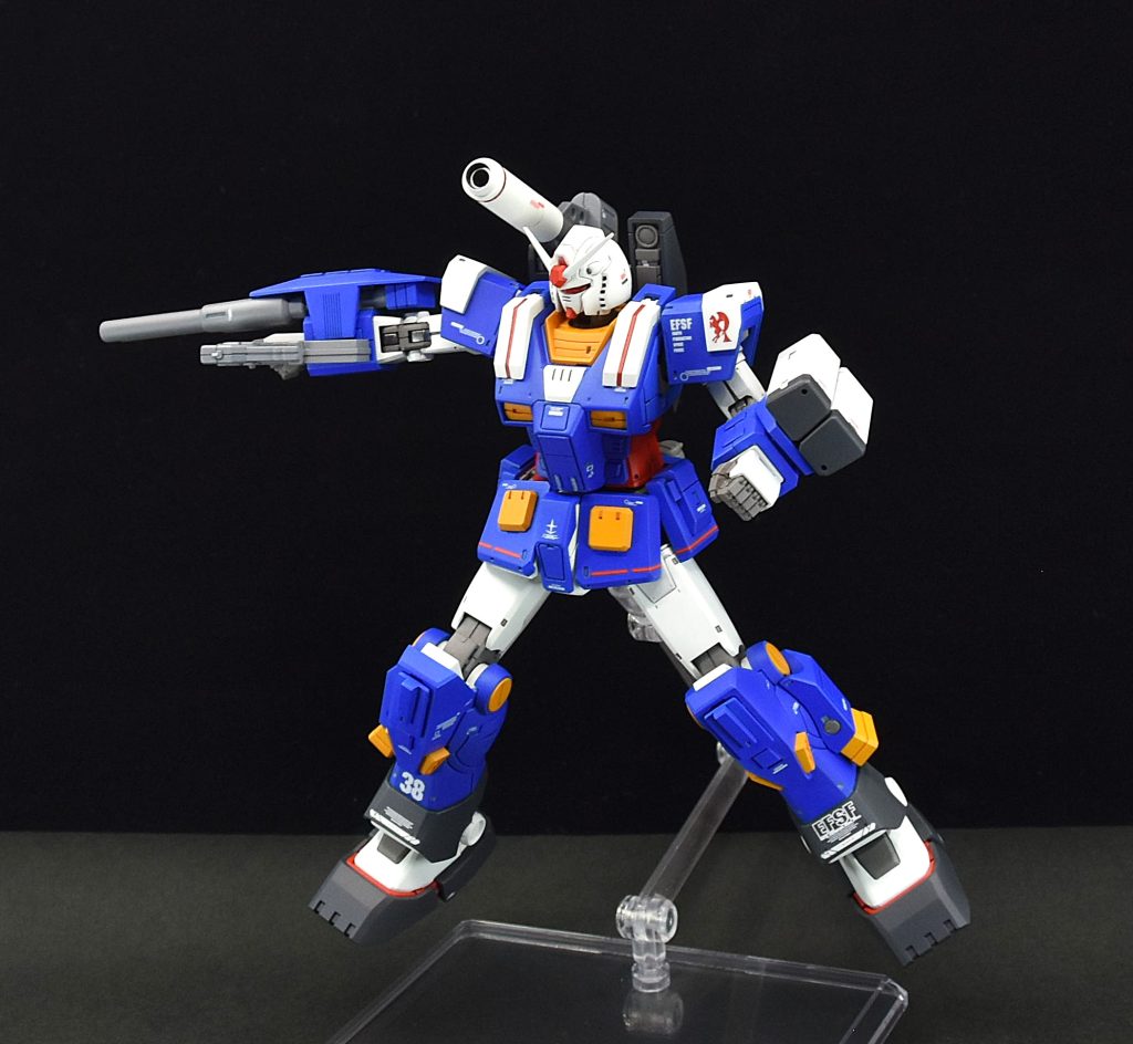 胴体と腰のアーマーはダボを除去。ネオジム磁石で保持しています。