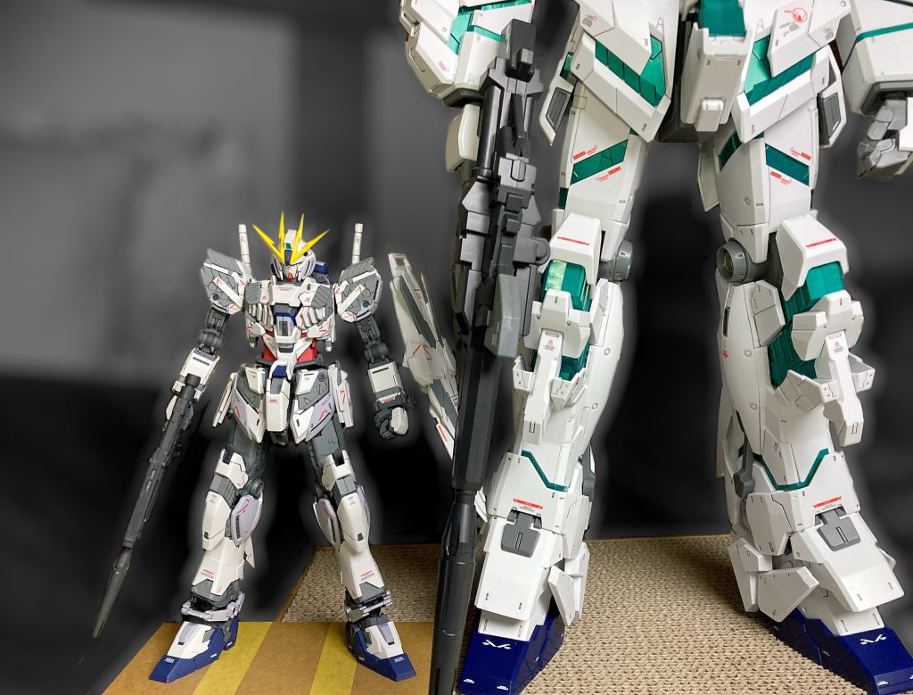 MG ナラティブガンダムVer.Kaと並べるとこのサイズ差。でかい。