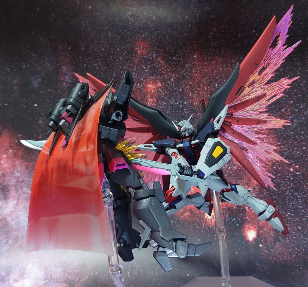 “デスティニー”の剣“アロンダイト”が、リューの“ルドラ”を貫く。