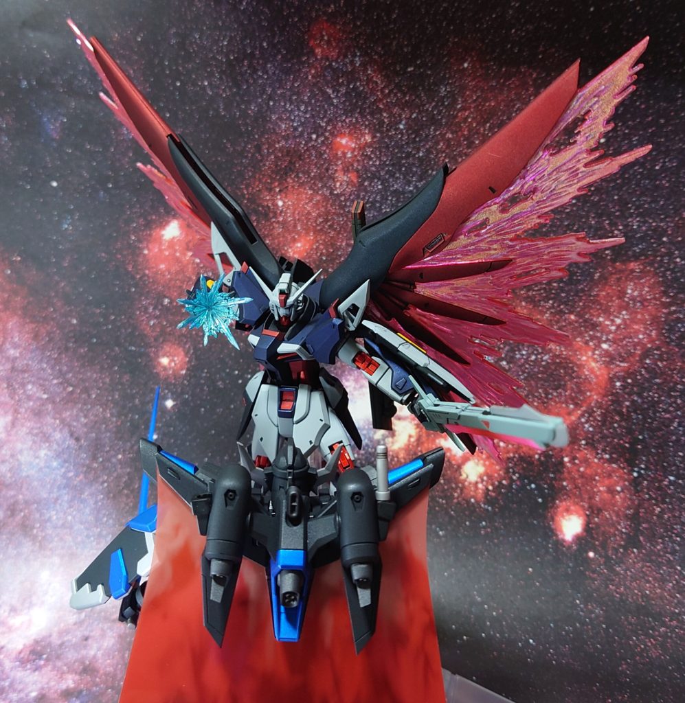 “デスティニー”の掌から放たれる“パルマフィオキーナ”が、“ルドラ”ごとダニエルを灼く。