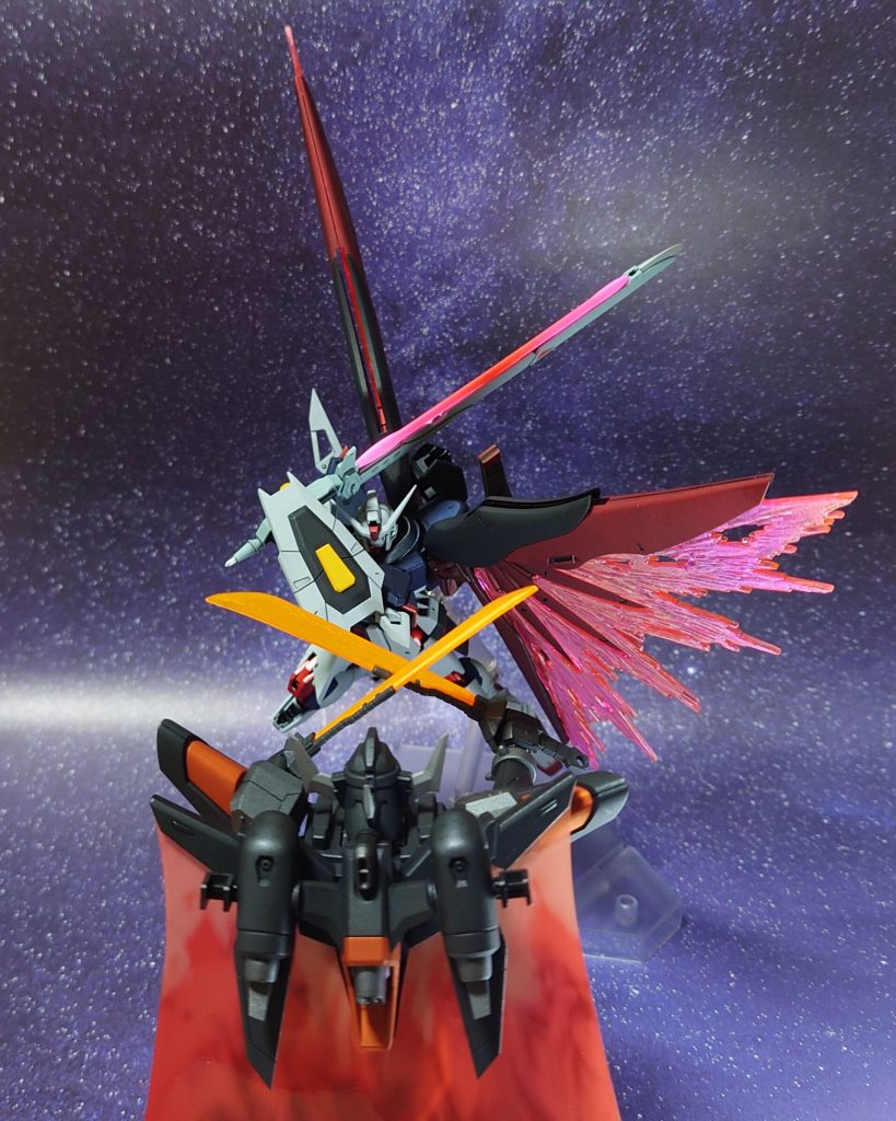 “分身は、こうやるんだ！”“デスティニー”が生み出した分身は、リデラードを翻弄した。