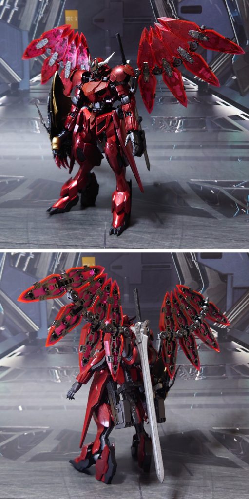 ガンダムバルバトスレッドグレイブ(シャルブリット装備)の前後ろ。工作は、ゲート痕処理、パーティングライン・段ズレ・ヒケの対処、面出し、一部パーツの合わせ目消し、肉抜き穴埋め、市販ディティールアップパーツの貼り付け・埋め込みを実施。ブースターの3mm穴は全部は埋めず、拡張用に残しておきました。