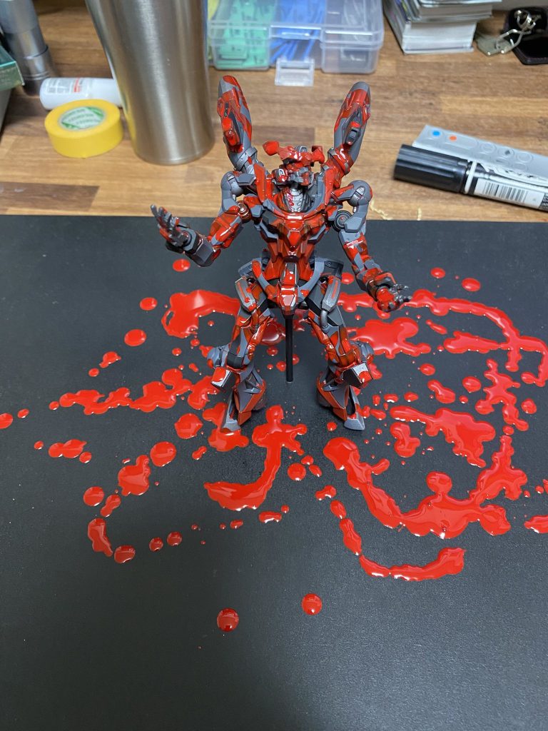 血飛沫イメージのレッドをぶちまけました！あとは歯ブラシも使って細かいのも散らしてます！