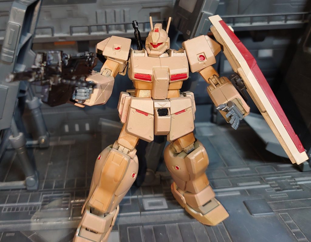 ジムキャノンⅡも3機目なのでおもいきってキャノンを通常のジムカスタムのパックへ変更して地上のジオン残党用に配備マシンガンはオリジンから盾はサンボルから