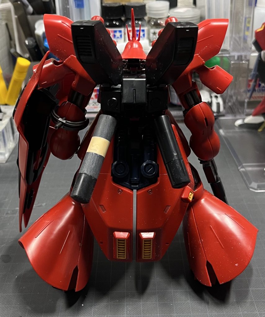 改修点股関節で3mm幅増し この後4mm上に移設腰2mm幅増しフロントスカート6mm延長サイドスカート 隙間なくなるように幅増しプロペラントタンク 1cm延長尻を旧MGサザビーの物に変更