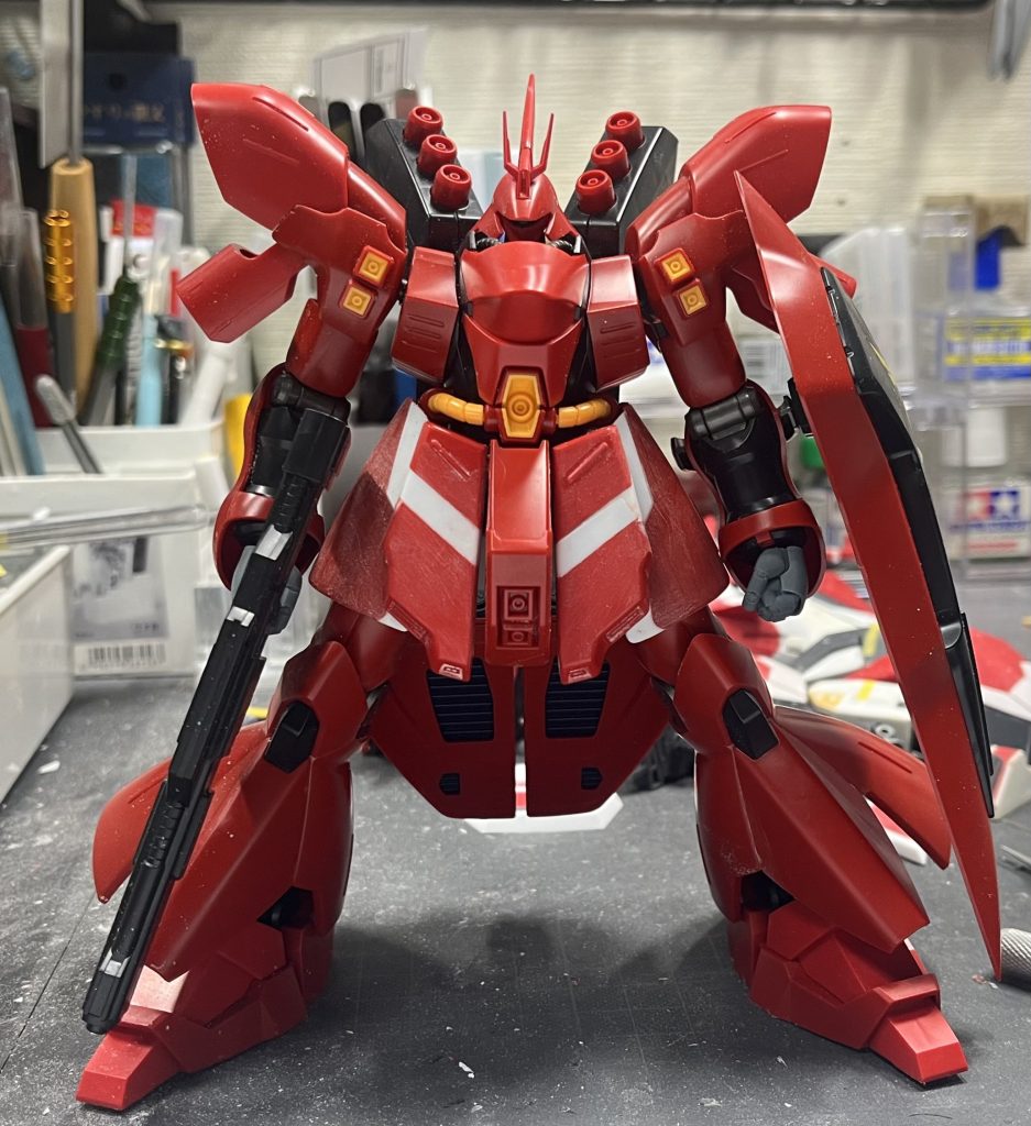 頭部3mm後退ファンネルラック 2、3mm外に移設ハンドパーツはPLAISM FACTORYさんのPFハンドV2[丸C]10.3mm使用他処理が大変な謎|ディテール削除したり各所ちょっとずつスジボリ足したりしました