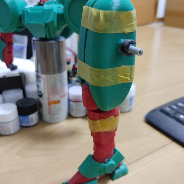 本業が忙しいので中々進められない状態ですが、なんとか片足の試作完了しました。太股の印刷に約10時間・・・プリンターをマーリンのカスタムOSで動かしてますが、クリッパーOS導入して時間短縮したくなります。過去に一度クリッパー導入したんですが、二色印刷にカスタムする方法が判らずマーリンOSで二色印刷してます(>_<)（2枚目）