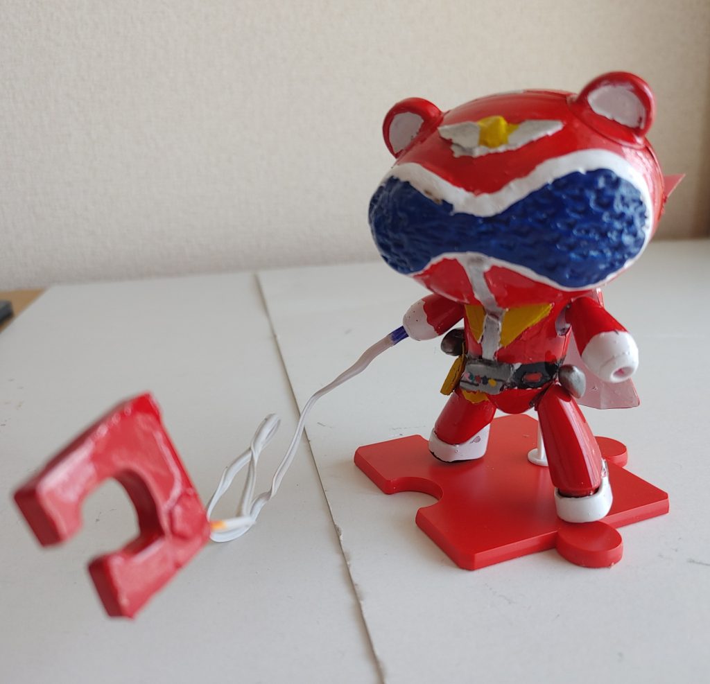 レッドビュートのパワーアップ版、ニューレッドビュート。「レッドビュート」に、食パンの留め具その2(例のアレ…(笑))製のマルチハンドが付きました。