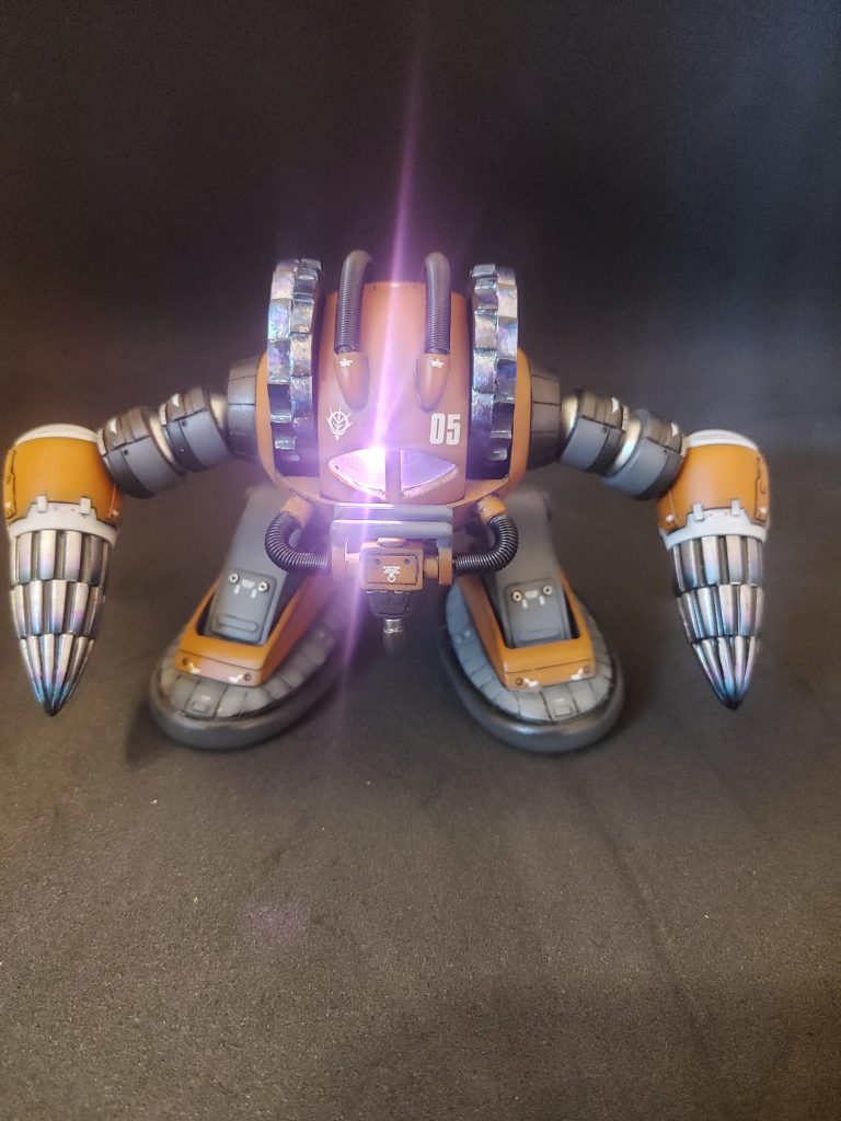 いやぁフルアーマー系やRGとか作られる方とか本当に尊敬します。武装とか増えると作業量がグンと増えて大変でした😅結構作品が大きくなったので写真やポージングが難しかったです。でも武装は他に使い回すと思うので地中仕様で保管すると思います(笑)ありがとうございました。