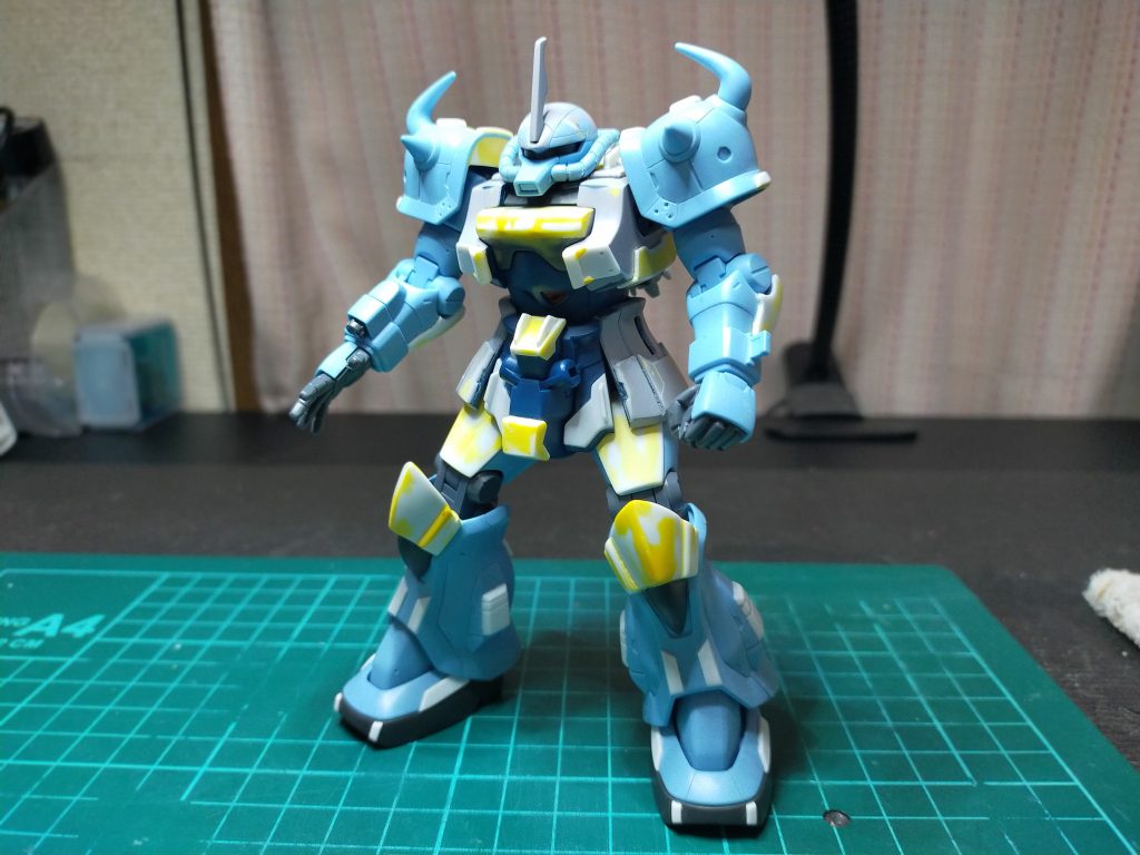 ちょっと盛り過ぎましたかね? この時期のガンプラ(特ジオン系)は盛ってて楽しいんですよね!基本モデルが足らないですからね。 各部スジボリとdetail-upを施してヘッドショート化、胸部厚みと幅アップ、腰部、膝、ランドセルなどですかね。