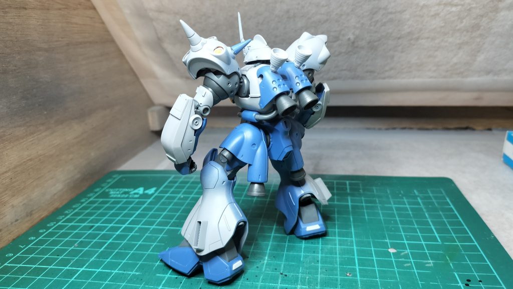 足を左右付け間違えてます…実は塗装が終わるまで気づいてなかったです。現在は元に戻してあります。