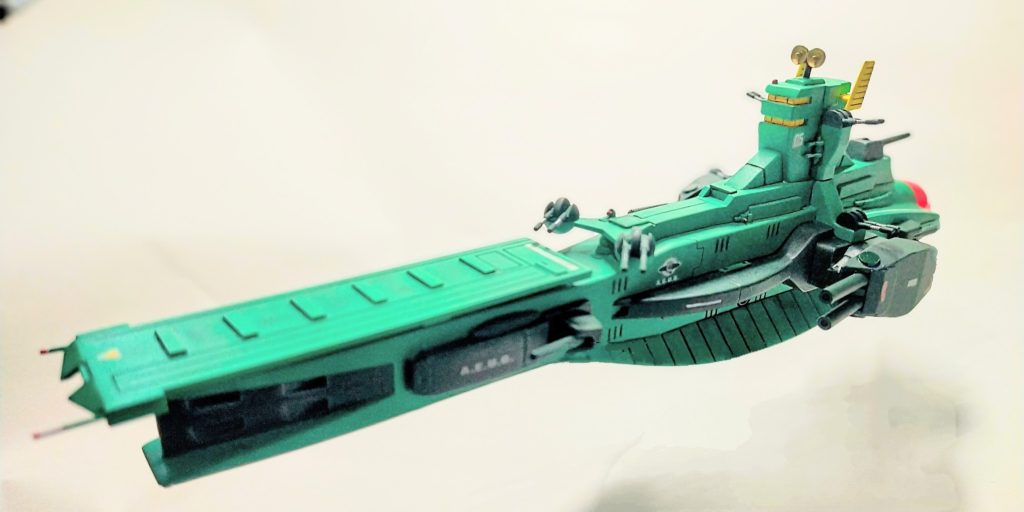 改造箇所は・プラ板でカタパルト作成・後部スラスター追加・ミサイルポッド外してバイアランの前腕貼り付け・左右舷の主砲スクラッチ・艦橋その他ディテールアップ・筋彫り追加です。
