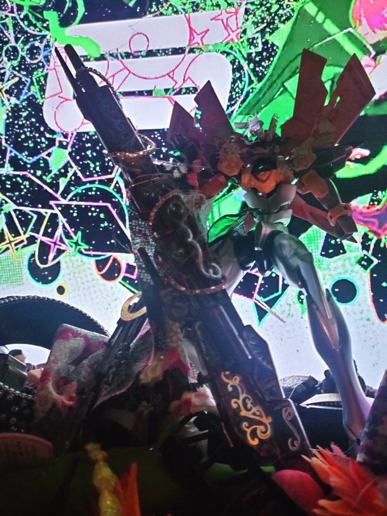 機動戦士Gundam ZzeeeeeEQX　ハマーン様専用Gandam-mK0II　薔薇–3枚目/制作者：3so4ruomori