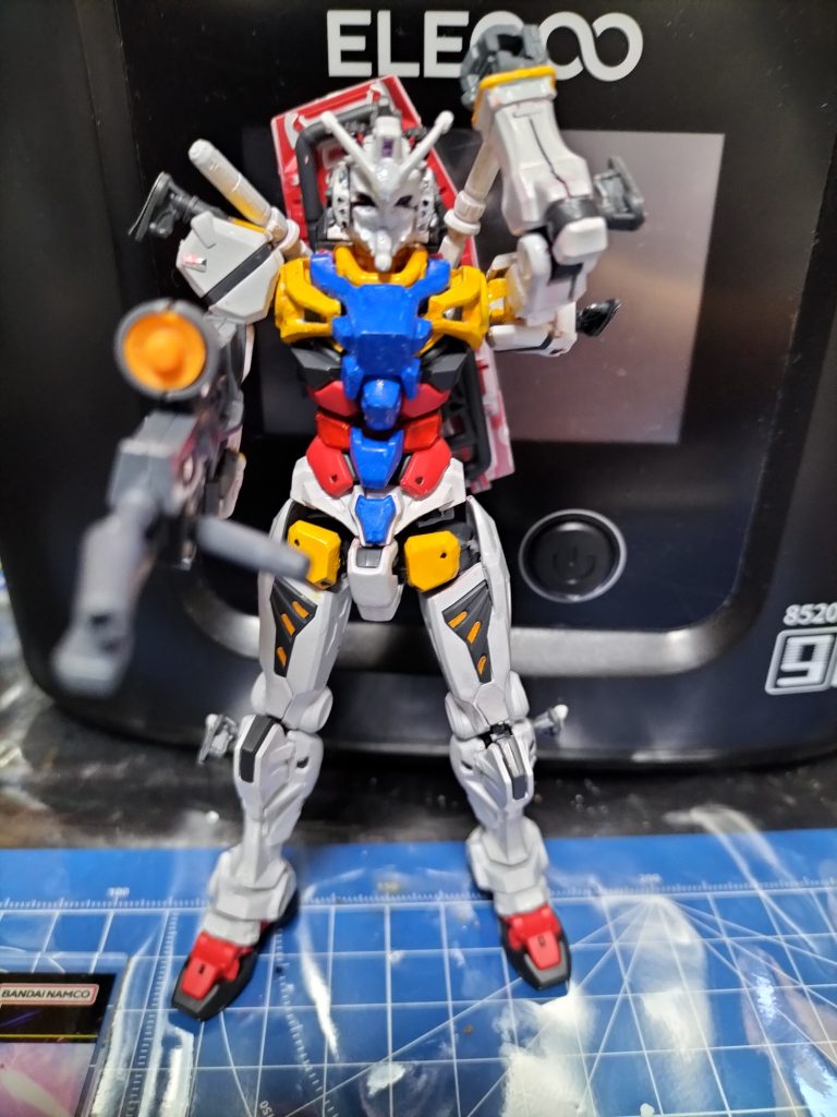 白いガンダム–3枚目/制作者：F90