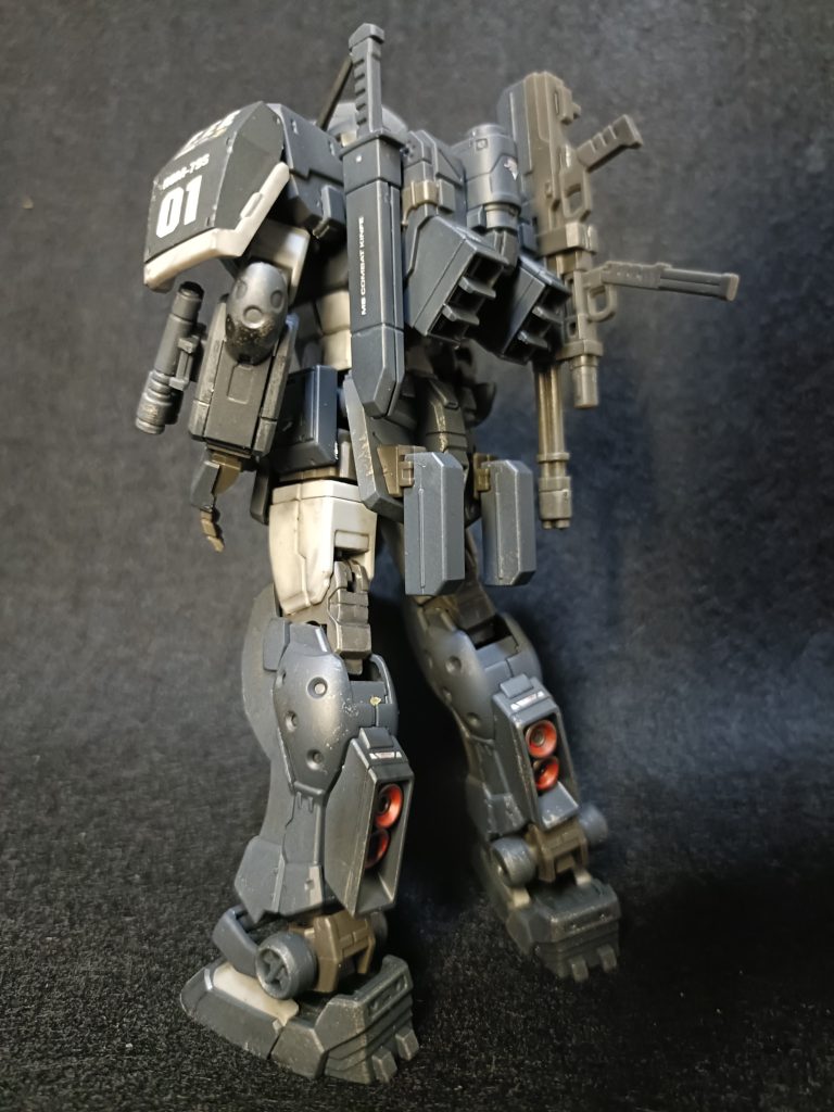 背部。一般機とほとんど変わりないです。