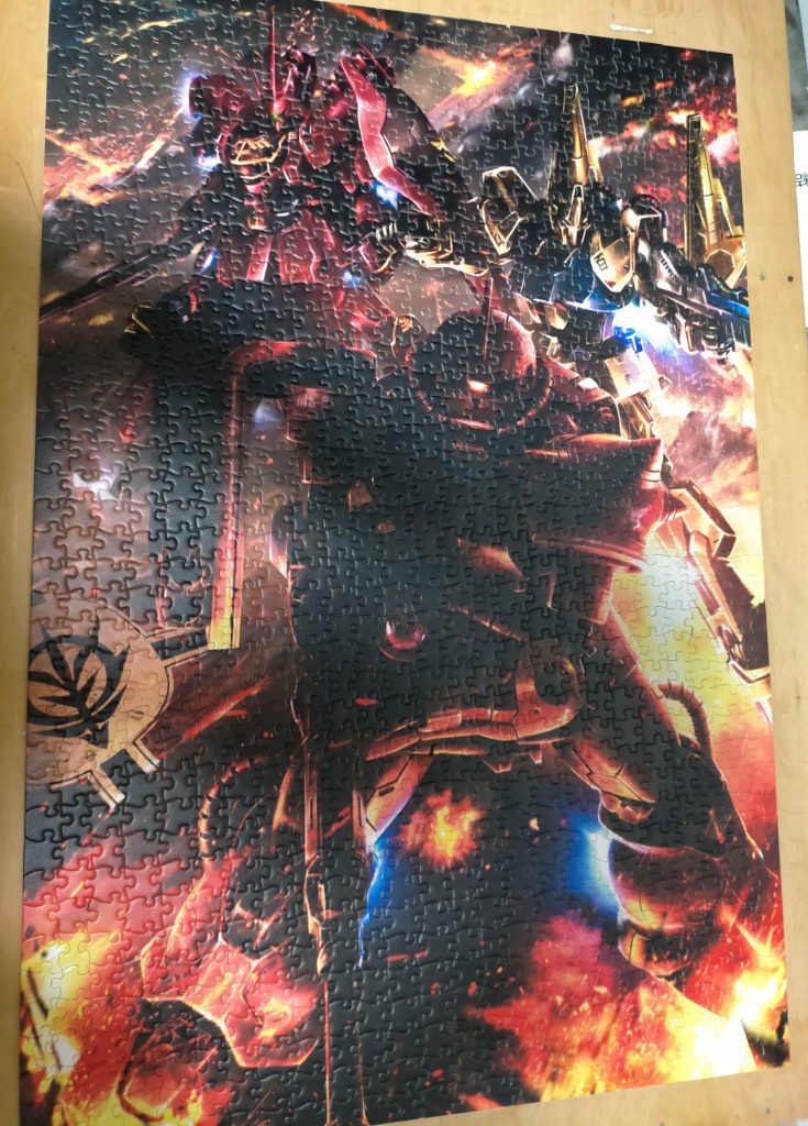 作品名：クリスマスプレゼント1000P<p>去年のクリスマス用に妻が発注し年明けに届いた1000Pパズルがやっと完成(｀･ω･´)ゞエングレービングサザビーなのでおそらく某国産ですね（笑） こっちに時間を取られ、国家試験と技能講習に時間をとられ、仕事もハードとなか […]</p>