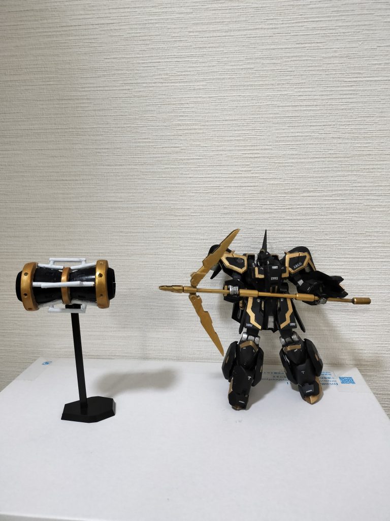 高エネルギー収束転換装置「ダマル」デミバーディングのバックパックを利用残りはプラ板から作成しました。重すぎて持つことができません(笑 )ビームエフェクト作るスキルないので撃つ前を想定してます。