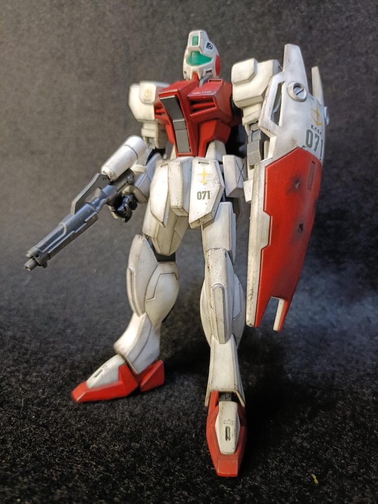 正面。作例の多い定番？のストライクではなく、ジムコマンドとダガーＬをミキシングしたものです。ほとんどダガーですけどｗジオラマにしちゃうとほとんど違和感ないですねｗ