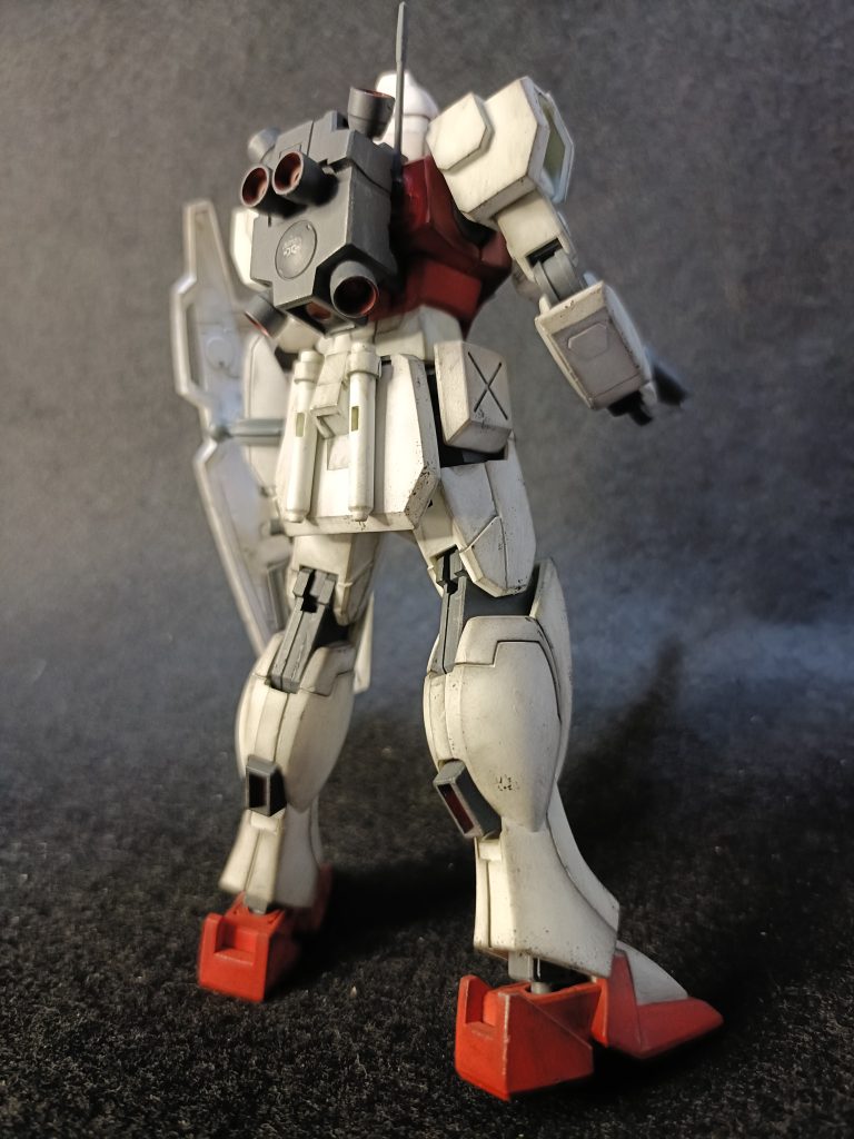 背部。ダガーのプロポーション良いので助けられてるという感じです。