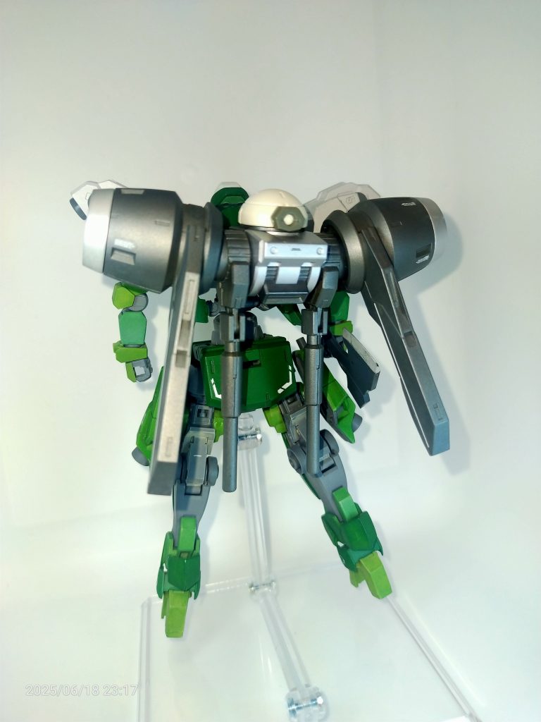 バオリパックはそのまま使用、色だけメタリックに仕上げました。