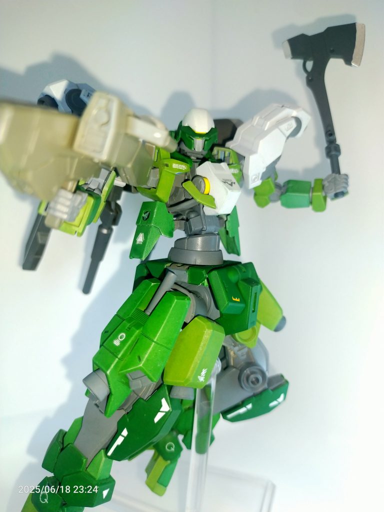 エアブラシでがっつり塗装はほぼ初めてで中々に苦戦しましたが、ムラもそれっぽくなったので鉄血の世界観に感謝です👍