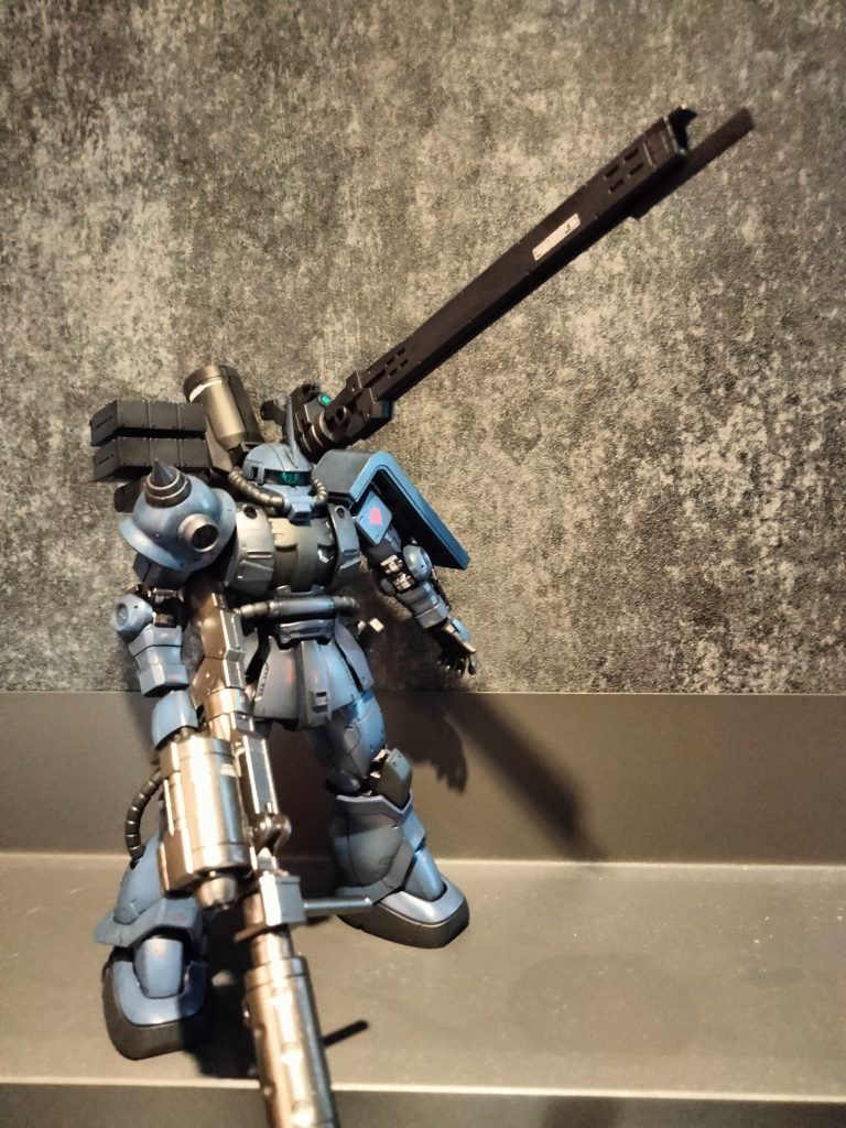 30MMのオプションで背中武器を追加、手にはデミトレーナー武器セットのガトリングを持たせました。