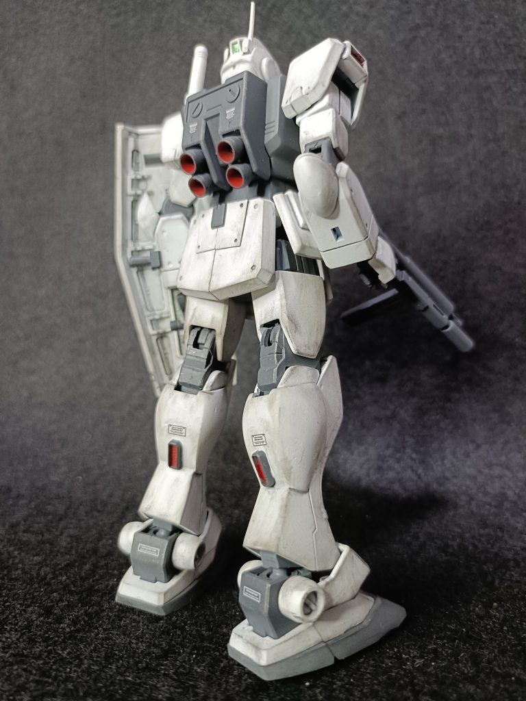 背面は劇的？に変わってると思います。スナイパー２の方が後に出たキットなのでプロポーションいいですしｗ