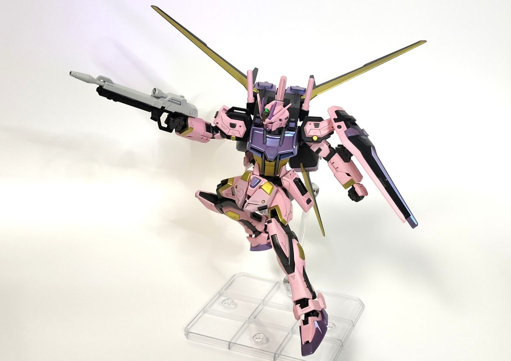 とても良いモデルです。ポロポロもないですしポージングを楽に出来ますが肩廻りはもう少し稼働があると嬉しいですね。