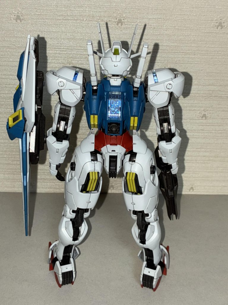 シンプルな機体だと思ったら意外にパーツ数が多くて表面処理に手間取りました。