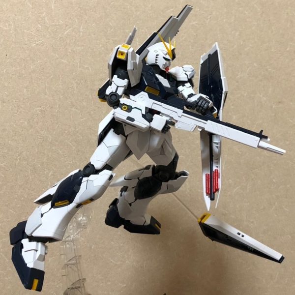 素組みのνガンタム