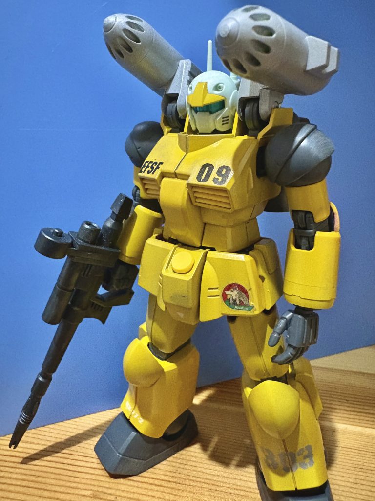 フロントスカートのワンポイントはジオンの第55MS部隊の物ではありますが絵柄でコレにしようと選びました(gundam-kao6) 