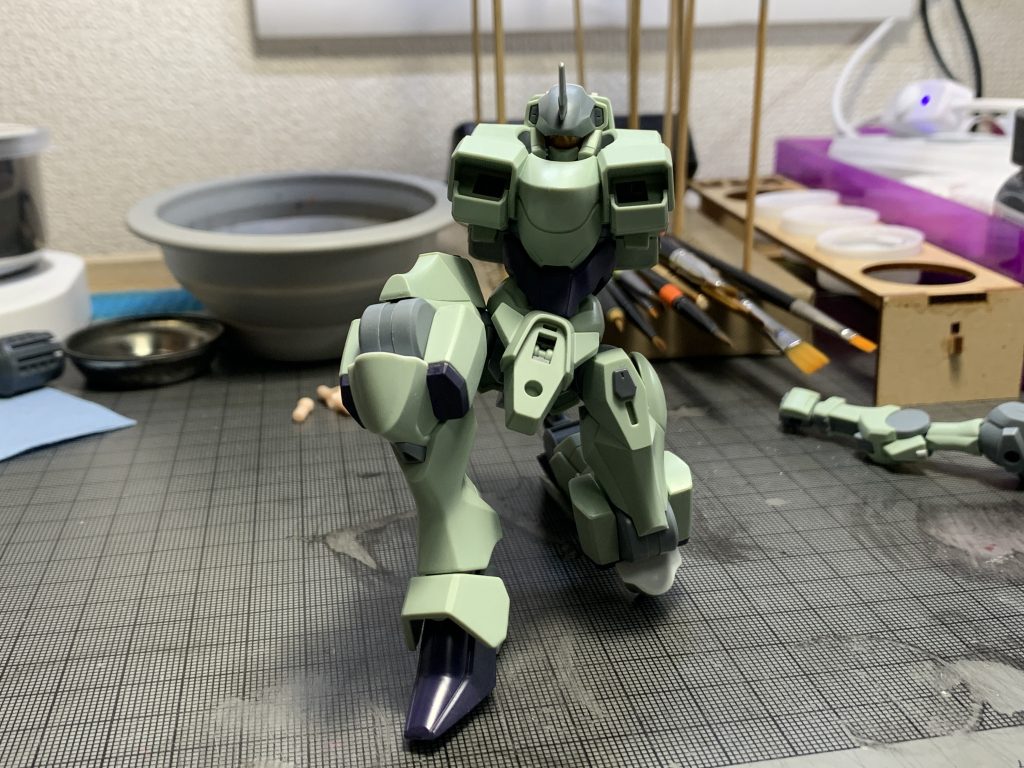 改修前正面膝立ちがかなり不自然に見えました。