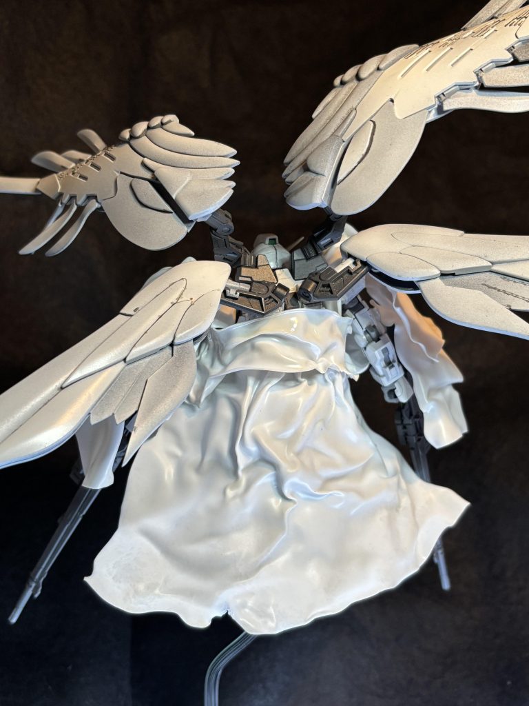 バックショット。結果いい感じに布っぽくシワがつけれたと思ってます。