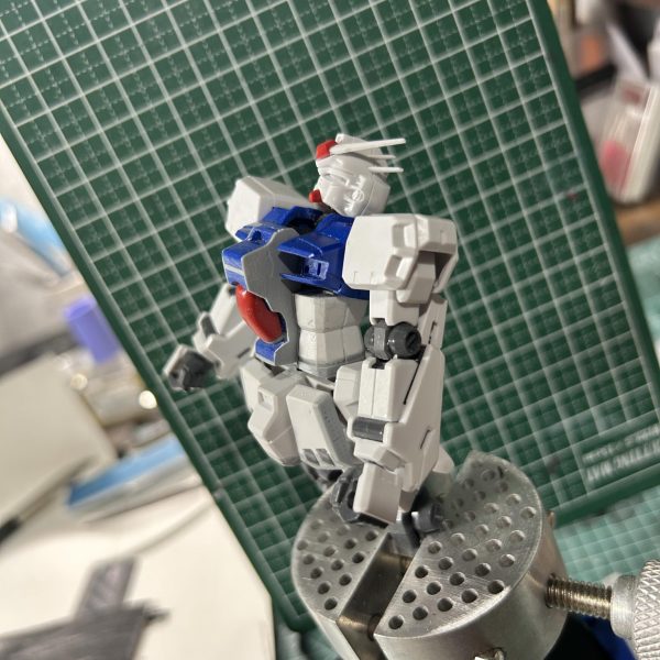 ボディ内にGフレームの骨組を仕込んで、若干ですがS字立ちが出来るようになりました。首と胸も前後にスイングするようにして、デンドロビウムとドッキングする際の上半身の反りも狙ってます、もちろんデンドロビウムは持ってませんし買う予定は無いです😭👍プロポーションもとりあえずこんな感じで良いかなって具合に落ち着きました。狙っていた部分が形になったので一安心です😆（2枚目）