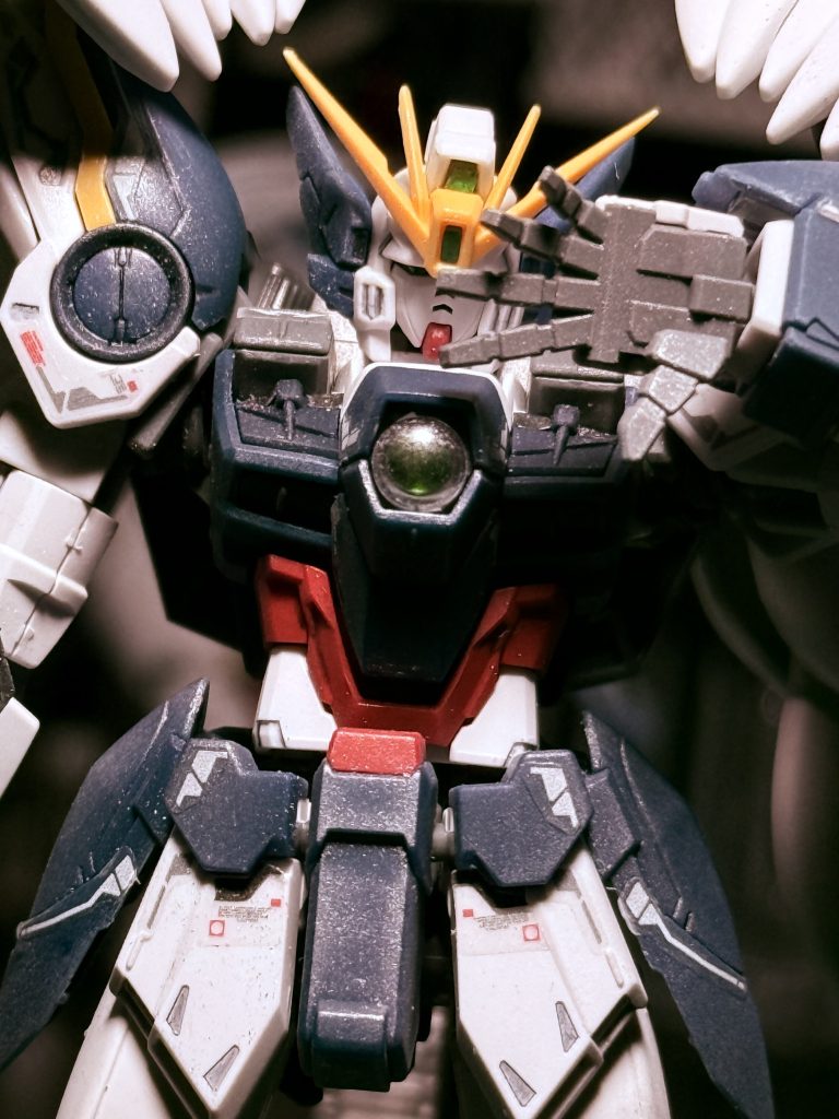 艶消し後に軽くシルバーでウェザリングしたから粉まみれ、デカールも浮きまくり、そろそろ水転写デカールを試してみたい。