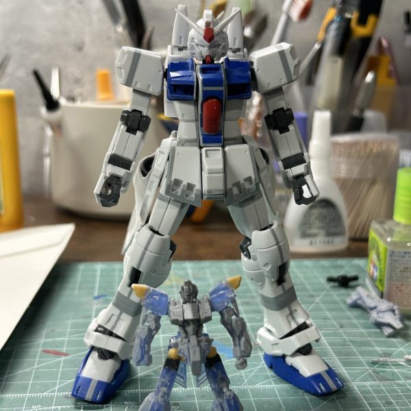 ちょっとステイメン飽きてきたから箸休めでアーティファクトを弄ってみる。とりあえず肩をデルタプラスの形状に変更していこうかなと始めたけど、んー続くかな？アーティファクトの格好良い作品がいっぱいUPされていて自分もこの波に乗りたいッ！！と思ったけど、どうもアーティファクトやる気スイッチが入らない、スイッチ2も手に入らんし、明日のジークアクスの最終回見て天パが出てきて無双したらアーティファクトも頑張れるかもしれない。 （1枚目）