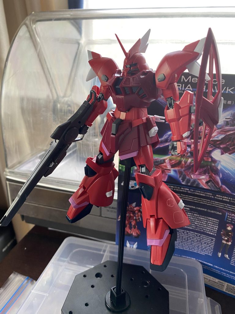 内容は勿論、興行成績的にも成功をおさめてSEEDfreedomの上映がフィナーレ👏主人公機マイフリも発売されて盛り上がっている中、3月の初回生産を逃していたゲルググメナースを再販でゲット。SEEDfreedomシリーズとしては、はじめて組むキットとなります。令和のゲルググとして発売された機体はコンパス所属のルナマリア専用機。思い返せばDestiny放送前、赤いザクのパイロット❓と界隈をザワつかせたルナマリアパーソナルカラー。昭和の福神漬を思い出すような色だ。アン○カ「あんな、赤にも200色あんねん❗️」