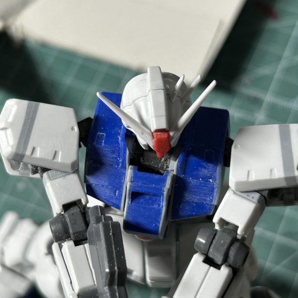実は肩関節引き出しにより精密射撃が出来ます。もちろんドンキーコングみたいなポーズも出来ます。中のGフレームと外装は磁石によってくっ付いてるので可動によって外装が動いてもパカパカしません。ちなみに上半身に比べて下半身はGフレームを組み込んでないので全然可動しません。笑話は変わりますが、RGシャイニングガンダム手に入らず悔しさのあまり某中古ショップでHGのデルタプラスを購入してやりました。イフリートと悩んだんですが、弄り甲斐がありそうだったデルタプラスに軍配が上がりました。そろそろ制作スピード上げてかないと積みプラがヤバい事になってきた😱（2枚目）
