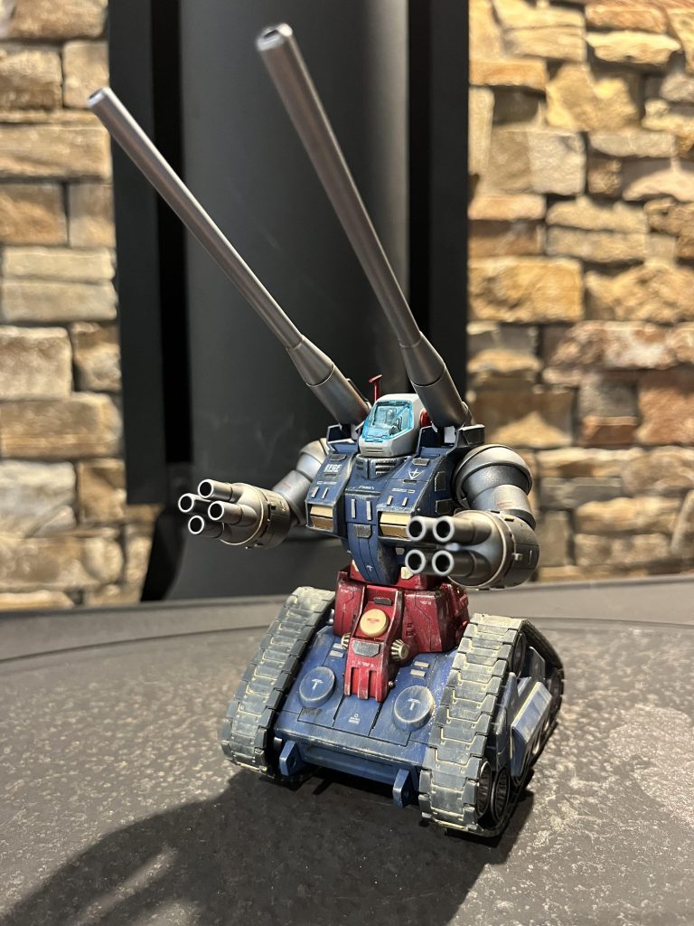 ポップ・ミサイルランチャーを構えてポージング！やっぱりガンタンクはこの重厚感がカッコいいですよね(*´꒳`*)