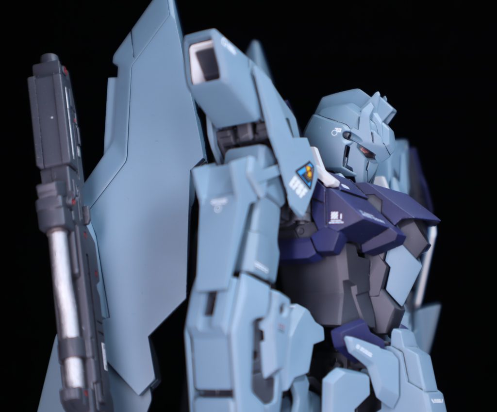 個人的にちょっと物足りない感じがしてるので追加ディティールか一部RGみたいに色のトーン落としたりしてもよかったかなーと若干思ってます。次作るキットはその辺意識してみたいと思います。というかもう少し製作ペースを上げたい!笑