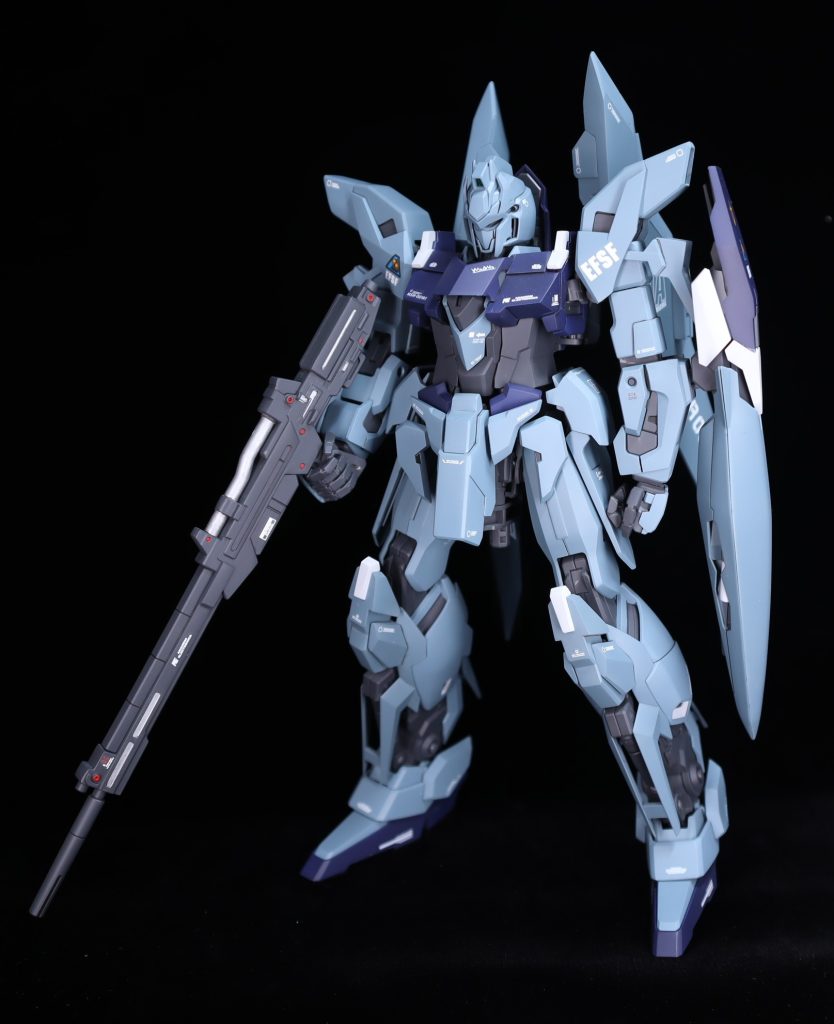 武器に筆でちょこちょこワンポイント入れるの楽しいですねただライフルが重すぎてしっかり持たせるのが大変というかなにかしらの加工は必須でしたね