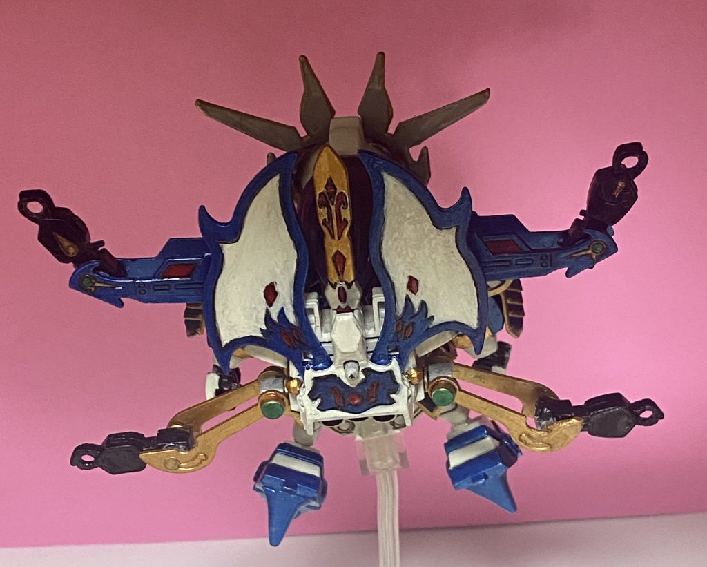 武器腕(メカニアーム)の部品を破損させてしまいましたので、展開状態で固定です。。(T ^ T)